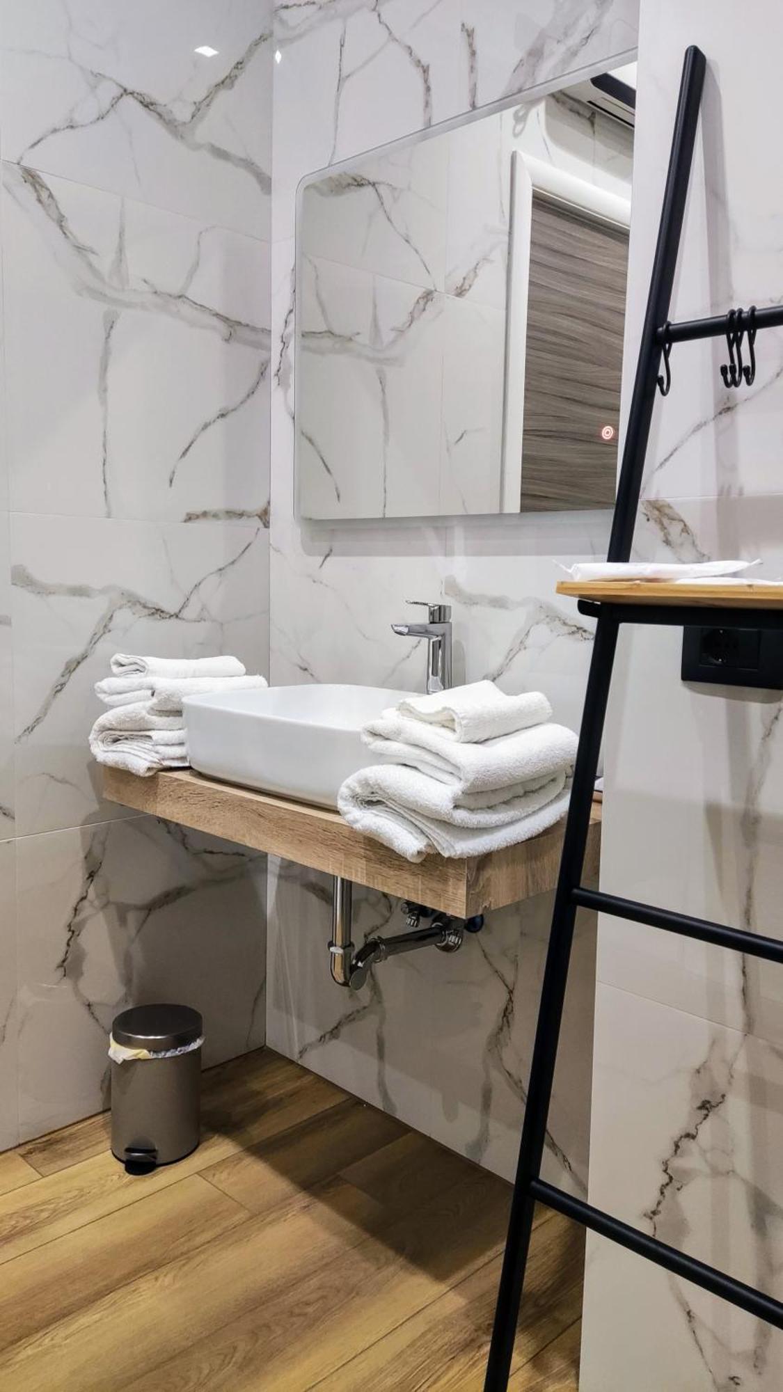49 Downtown Pompeii Bed & Breakfast Стая снимка